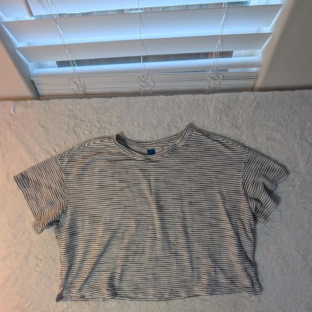 Old-navy Women's Black and White Crop-top